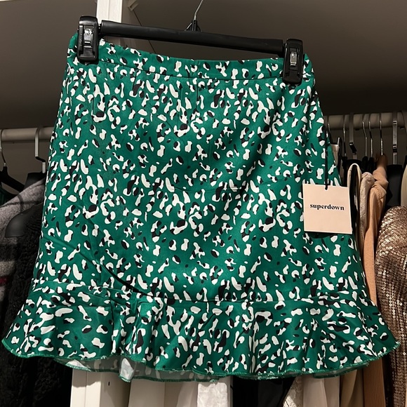 Superdown Kelly Ruffle Mini skirt size small - Picture 5 of 5